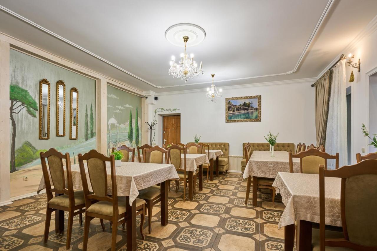 Tsaryna Sadyba Yablunytsya Luaran gambar